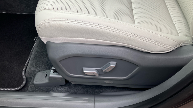 Hyundai SANTA FE 1.6 TGDi Plug-in Hybrid Ultimate 5dr 4WD Auto Estate